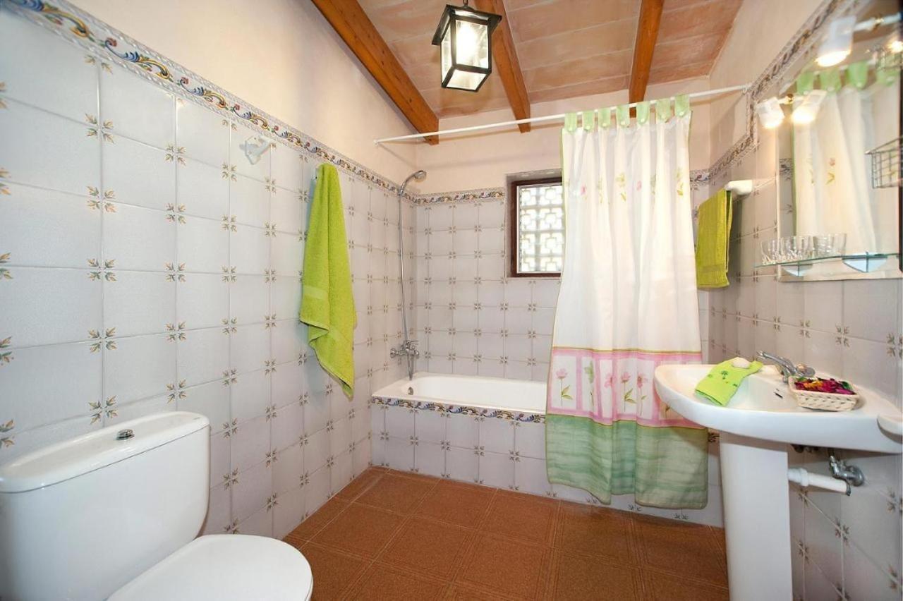 Tia Villa
