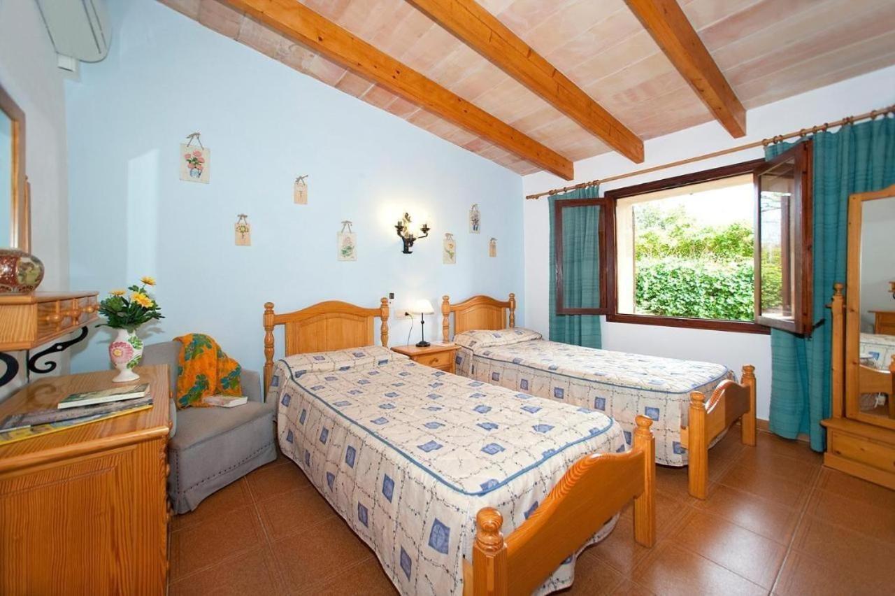 Tia Villa